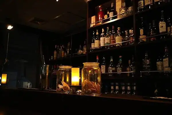 [沖繩那霸]BAR Daisy (バー デイジー)｜視覺饗宴