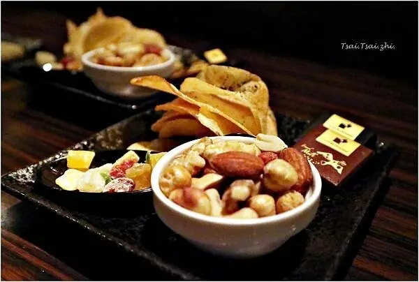 [沖繩那霸]BAR Daisy (バー デイジー)｜視覺饗宴