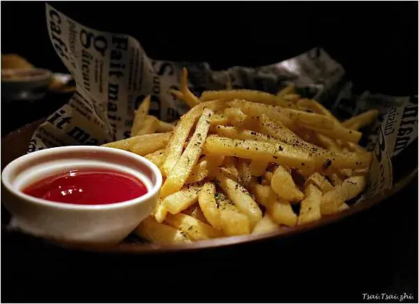 [沖繩那霸]BAR Daisy (バー デイジー)｜視覺饗宴