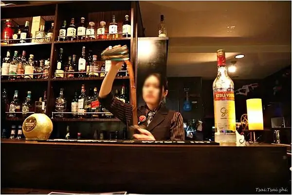 [沖繩那霸]BAR Daisy (バー デイジー)｜視覺饗宴