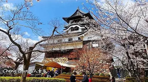 日本國寶【犬山城】最古老天守閣、城下町老街散策傳統小吃 | 