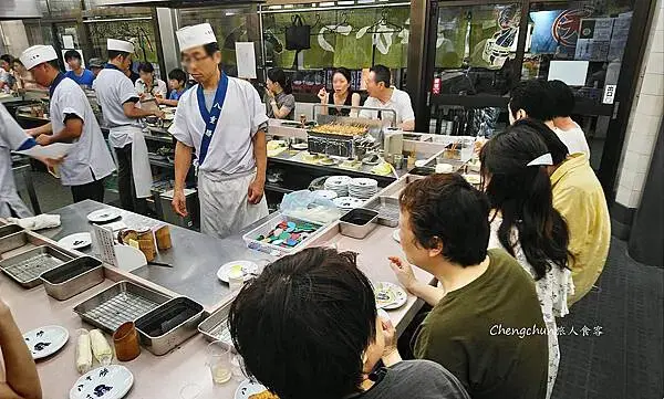 日本大阪通天閣新世界商店街串炸老店PK【串炸達摩 新世界總本