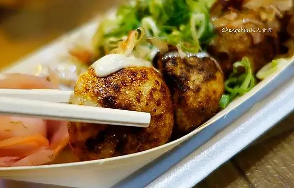 日本大阪道頓崛美食隨記 :一蘭拉麵、章魚燒あっちち本舗、迴轉