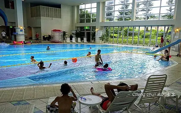 泳池內.jpg