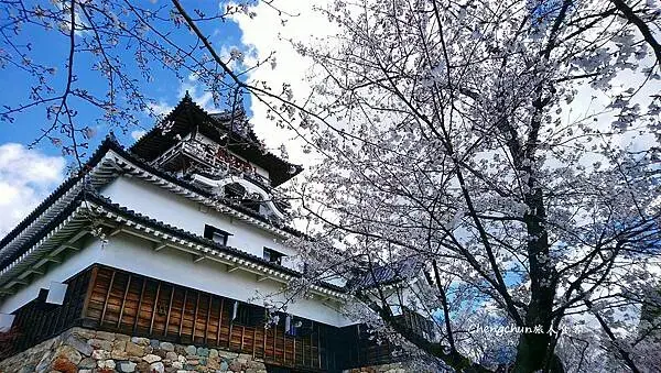 日本國寶【犬山城】最古老天守閣、城下町老街散策傳統小吃 | 