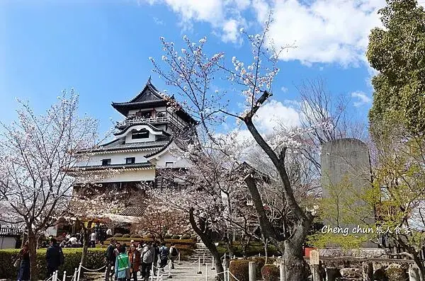 日本國寶【犬山城】最古老天守閣、城下町老街散策傳統小吃 | 