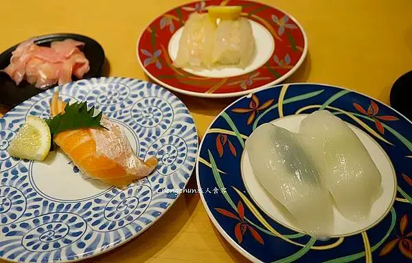 日本大阪道頓崛美食隨記 :一蘭拉麵、章魚燒あっちち本舗、迴轉