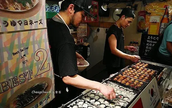 日本大阪道頓崛美食隨記 :一蘭拉麵、章魚燒あっちち本舗、迴轉