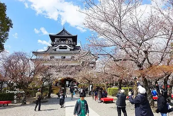 日本國寶【犬山城】最古老天守閣、城下町老街散策傳統小吃 | 