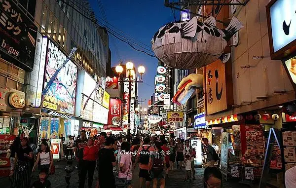 日本大阪道頓崛美食隨記 :一蘭拉麵、章魚燒あっちち本舗、迴轉