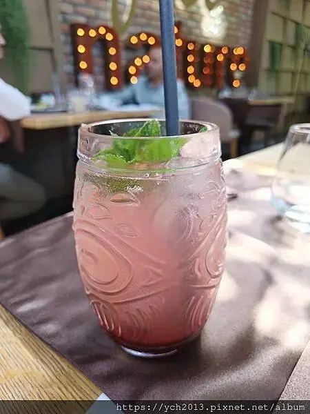 布拉索上山纜車站旁午餐／餐後搭纜車上山賞景 Brasov l