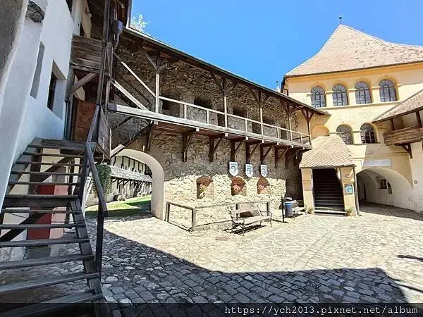 普雷穆爾防禦性教堂Fortified churdh of P