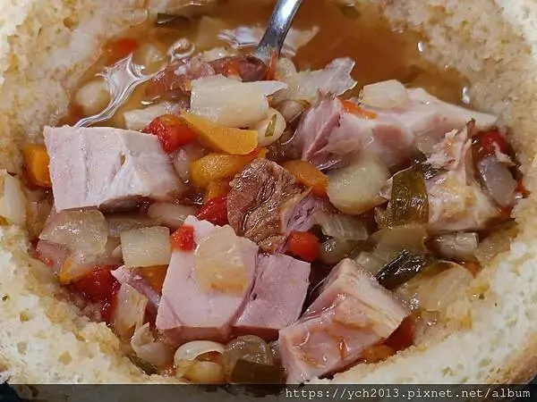 布拉索上山纜車站旁午餐／餐後搭纜車上山賞景 Brasov l