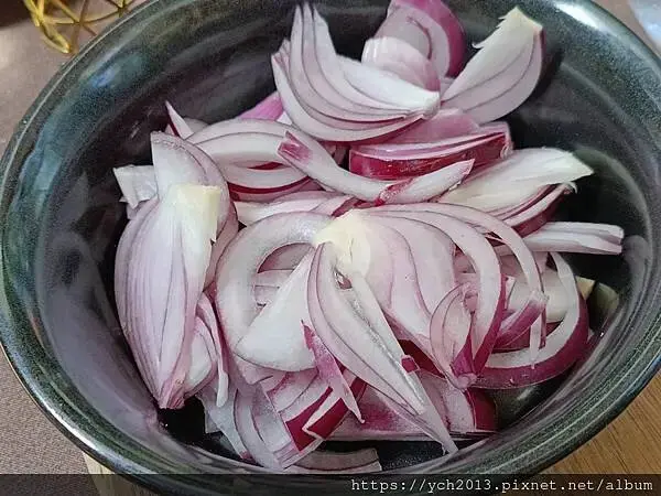 布拉索上山纜車站旁午餐／餐後搭纜車上山賞景 Brasov l
