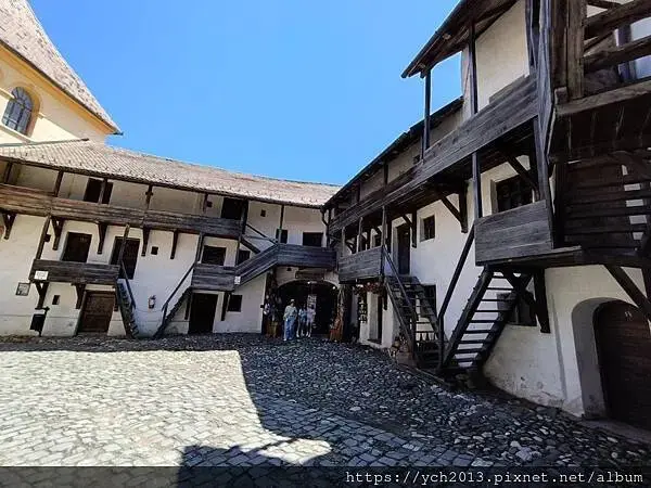 普雷穆爾防禦性教堂Fortified churdh of P