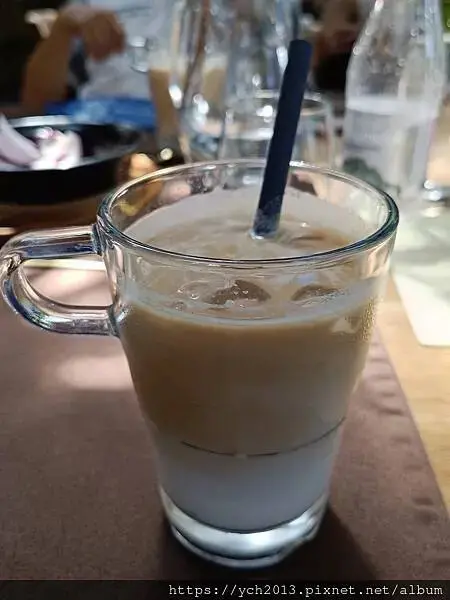 布拉索上山纜車站旁午餐／餐後搭纜車上山賞景 Brasov l