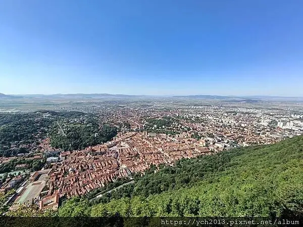 布拉索上山纜車站旁午餐／餐後搭纜車上山賞景 Brasov l