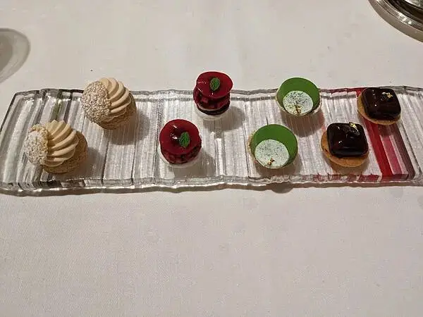 東京米其林三星L’Osier法式料理午間套餐