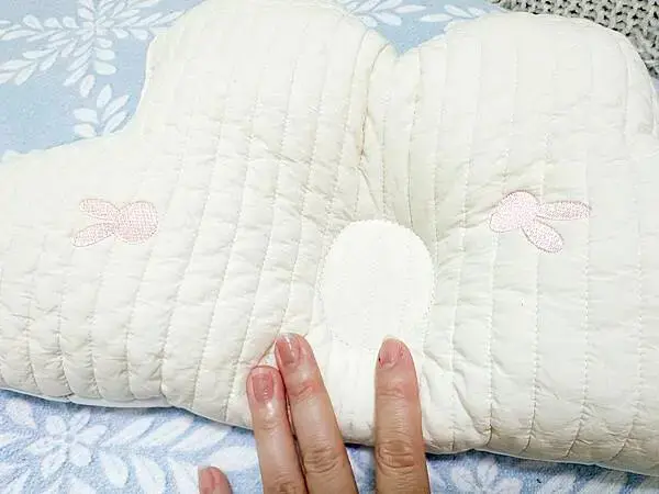 新手媽咪│寶寶枕頭推薦：韓國原裝進口BUNNY PAPA，雲朵造型護枕頸枕，親膚透氣、涼感