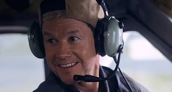 5-失速機劫_Flight Risk_劇照04_馬克華伯格