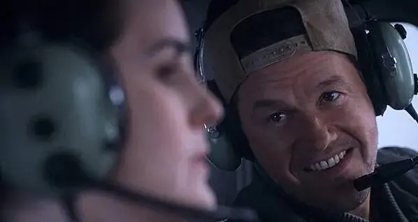 6-失速機劫_Flight Risk_劇照01