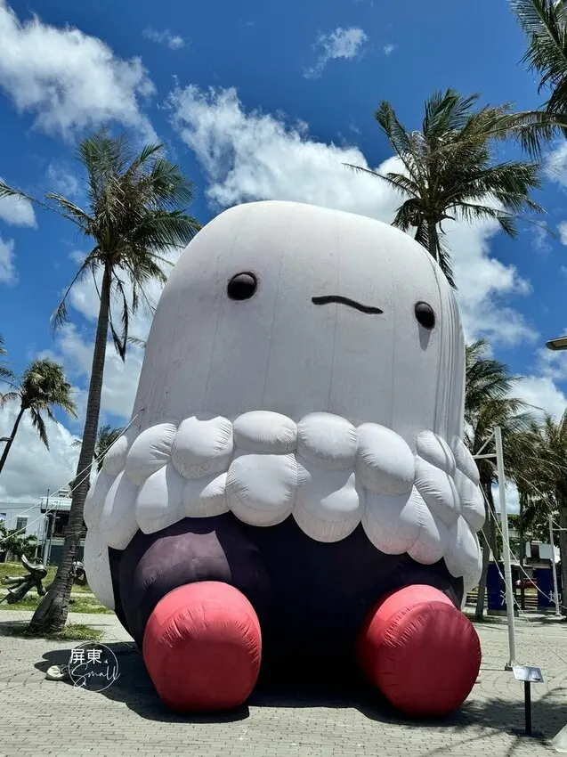 超萌巨型小可愛【看海美術館_怪獸代班】，順遊絕美枋山石礁海岸