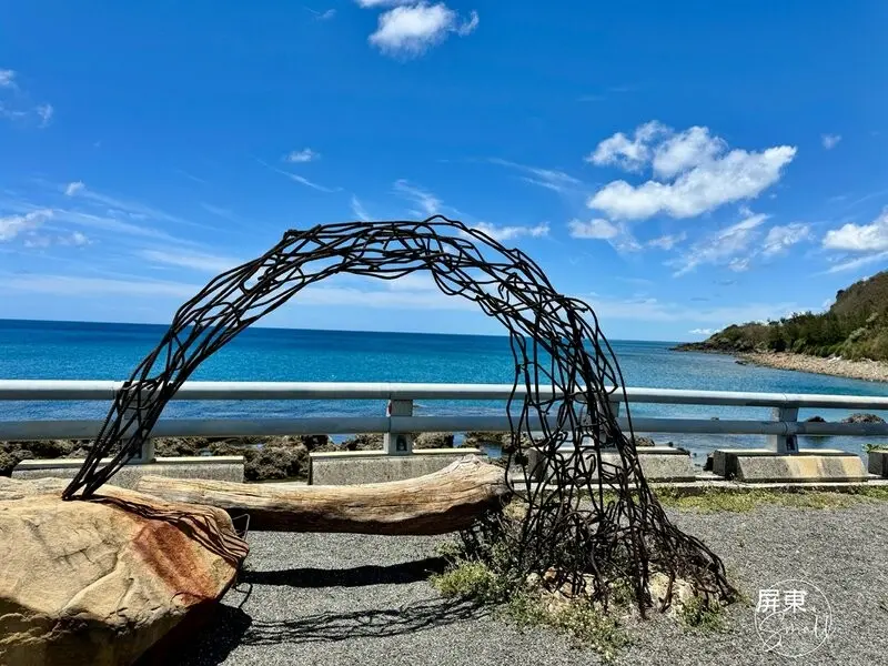 超萌巨型小可愛【看海美術館_怪獸代班】，順遊絕美枋山石礁海岸
