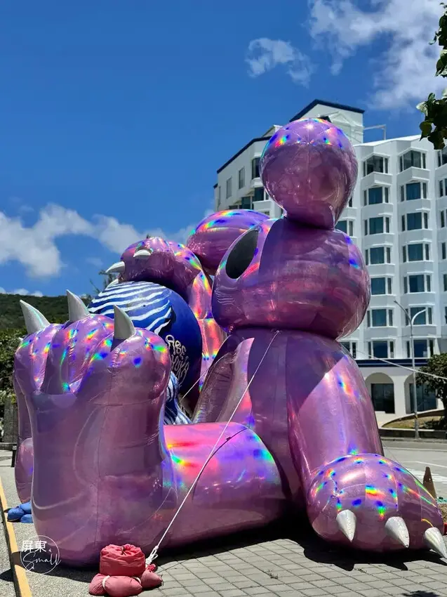 超萌巨型小可愛【看海美術館_怪獸代班】，順遊絕美枋山石礁海岸