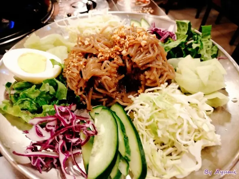 [韓國首爾美食餐廳推薦]滿足五香豬腳만족오향족발/連續八年米