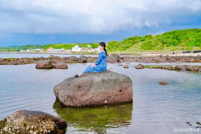 北海岸石門玩水一日遊｜免費探索潮間帶、抓螃蟹親子景點推薦!