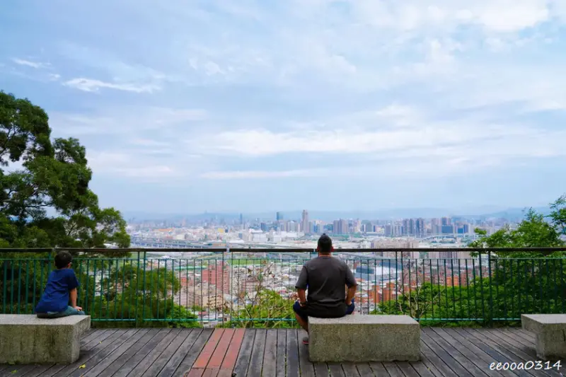新北五股「水碓觀景公園」森林步道×賞景平台×看飛機! 台北近