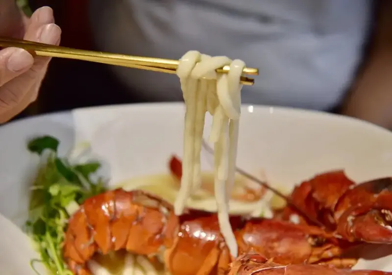 台鐵觀光列車｜雄獅旅遊 鳴日廚房Ｘ君品頤宮米其林三星料理 移