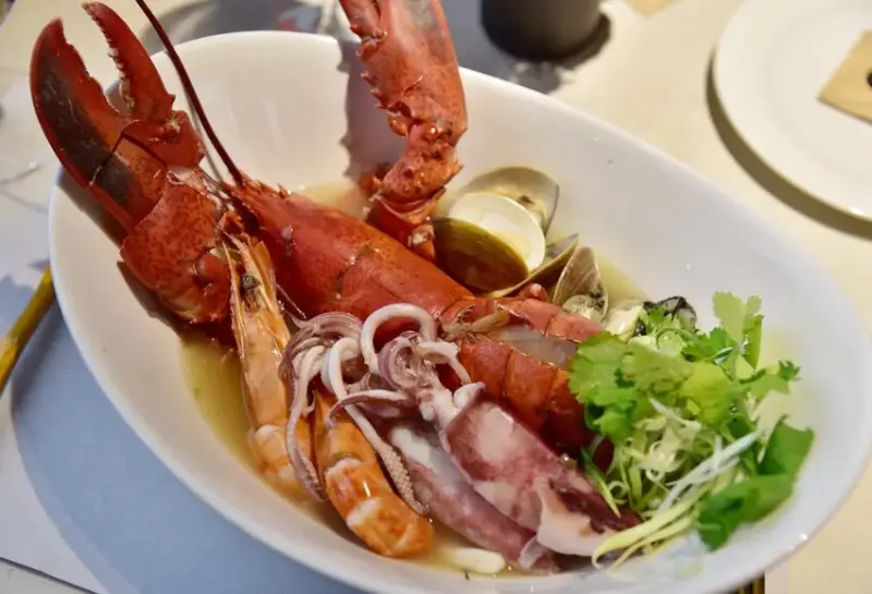 台鐵觀光列車｜雄獅旅遊 鳴日廚房Ｘ君品頤宮米其林三星料理 移