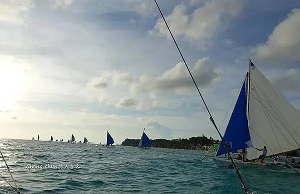 長灘島【帆船追夕陽】體驗，長灘島必玩水上活動。