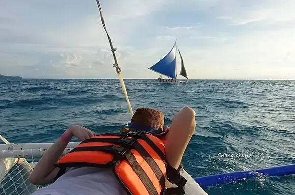 長灘島【帆船追夕陽】體驗，長灘島必玩水上活動。