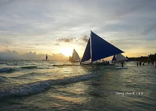 長灘島【帆船追夕陽】體驗，長灘島必玩水上活動。