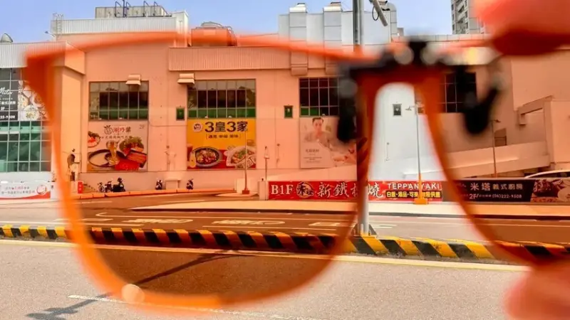 【台南配鏡推薦】伍佰眼鏡臨安店開箱｜多焦＋變色眼鏡只花398