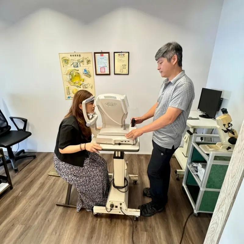 【台南配鏡推薦】伍佰眼鏡臨安店開箱｜多焦＋變色眼鏡只花398