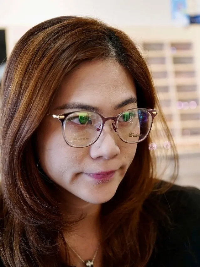 【台南配鏡推薦】伍佰眼鏡臨安店開箱｜多焦＋變色眼鏡只花398