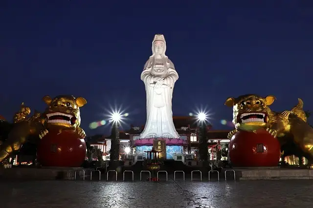 2025基隆半日遊攻略：基隆中正公園眺望海港風光、基隆塔登高