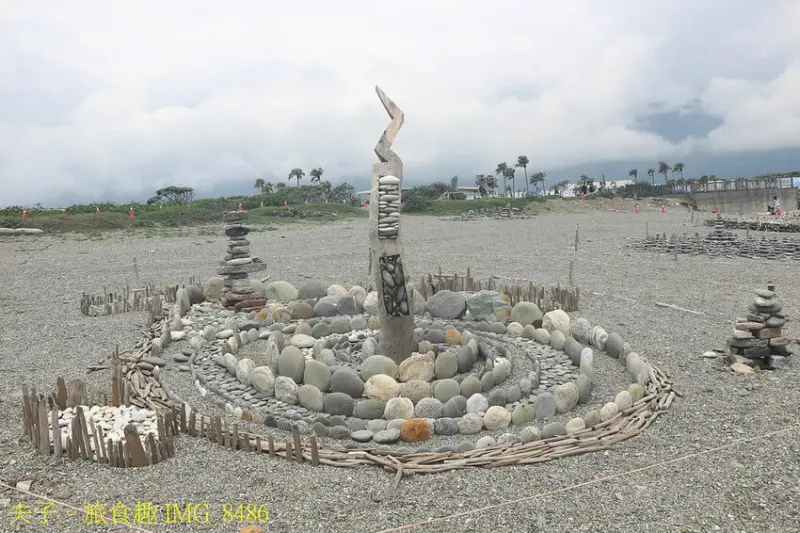 2025曼波新城太平洋國際疊石藝術季 夢境場景 海、石與人的