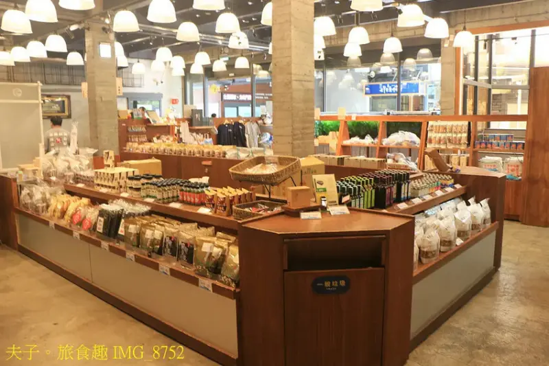 2025曼波新城太平洋國際疊石藝術季 夢境場景 海、石與人的