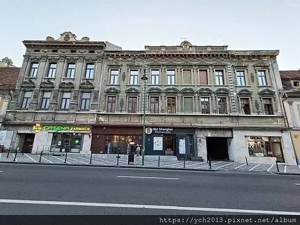 ​Radisson Blu Aurum Hotel前面的公園