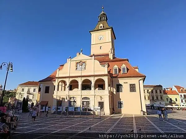 逛逛布拉索夫老城區、必訪六百年歷史的黑教堂與議會廣場Bras