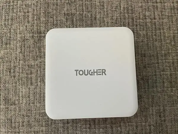TOUGHER 堅韌者｜65W PD+QC 氮化鎵GaN 閃