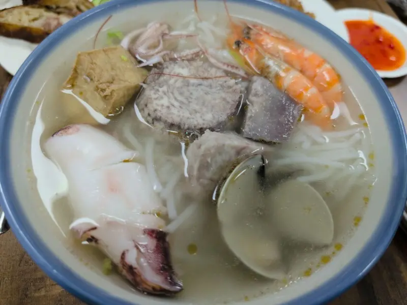 青鳥不文青，改賣海鮮味~~來碗青鳥小卷米粉吧!