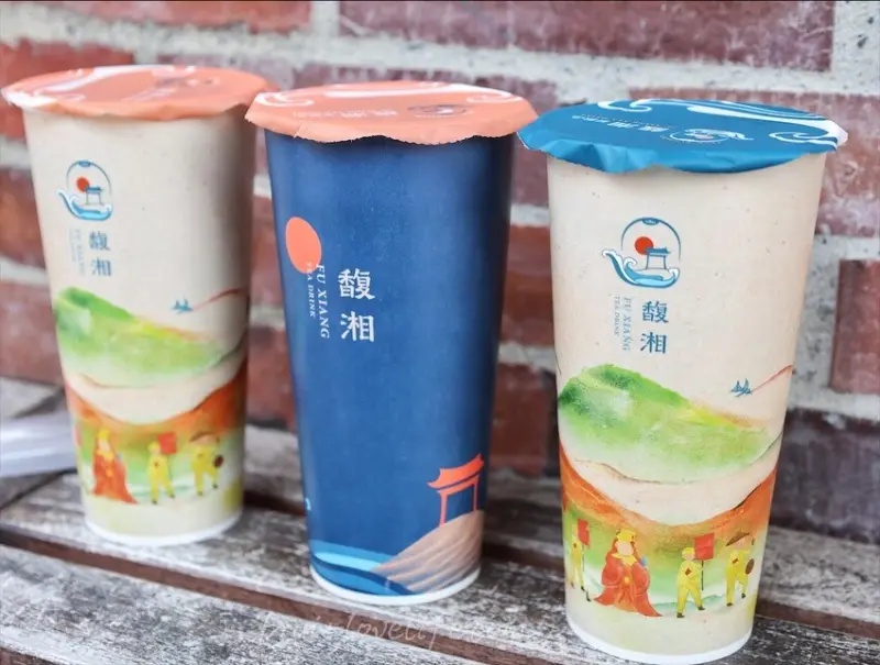 白沙屯在地手搖飲料店，手作蕎麥粉粿淡淡的麥香， 口感更是QQ的，獨特又不違和