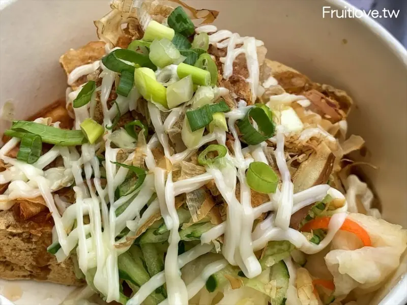 臭豆腐酥脆，除了傳統還有創意口味可以選擇
