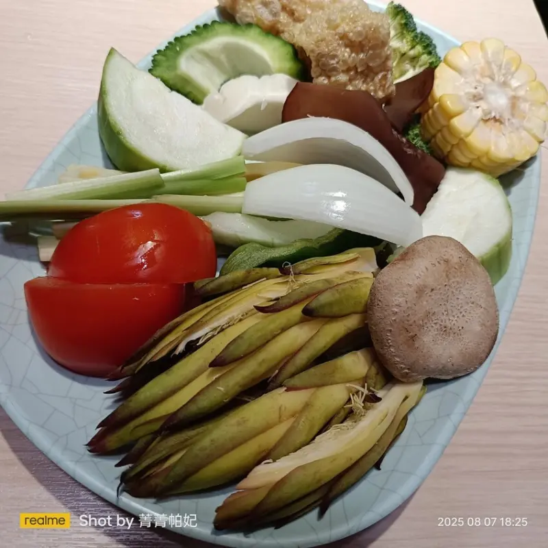 台北市中山區20250807 犇鱻涮涮鍋，17訪，平日晚餐