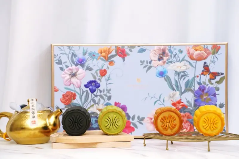 2025 中秋送禮 漢來大飯店「漢來情月中秋月餅禮盒」：經典、創新口味月餅幫你傳遞心意